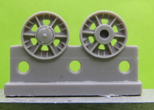 KV wheels - cast with 6 triangular apertures - 12/41 - 09/42
