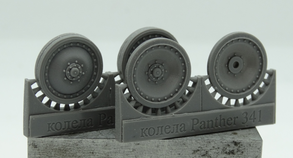 Pz.Kpfw.V Panther wheels with 24 rivets